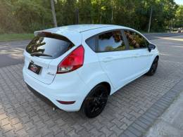 FORD - FIESTA - 2015/2015 - Branca - R$ 43.900,00