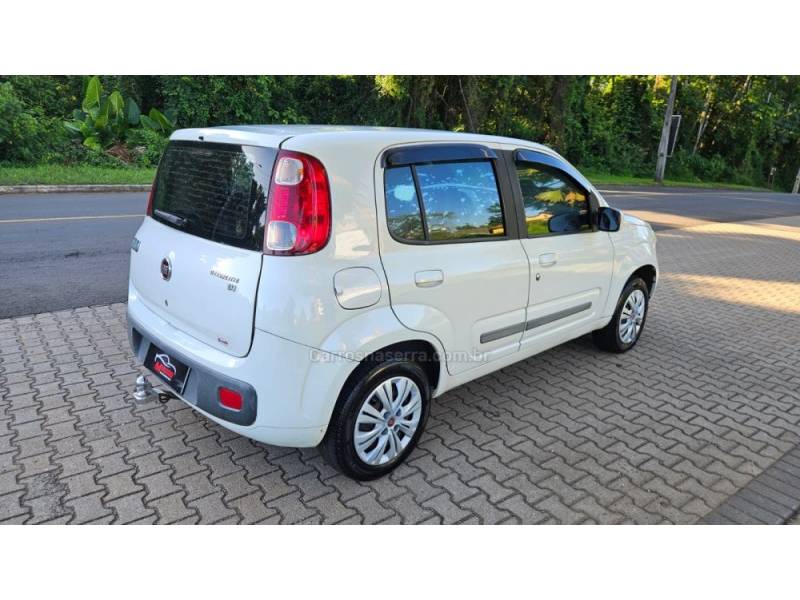 FIAT - UNO - 2010/2011 - Branca - R$ 26.900,00