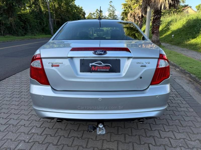 FORD - FUSION - 2010/2010 - Prata - R$ 43.900,00