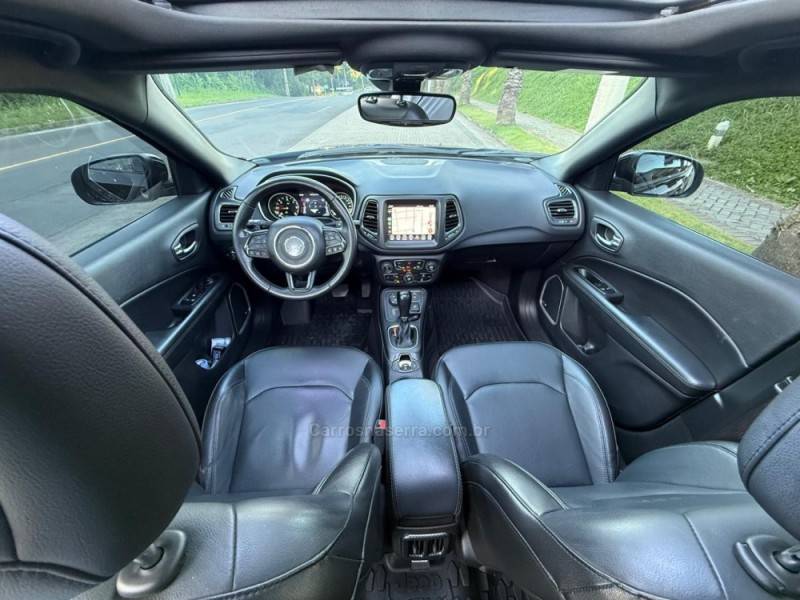 JEEP - COMPASS - 2020/2021 - Marrom - R$ 117.900,00