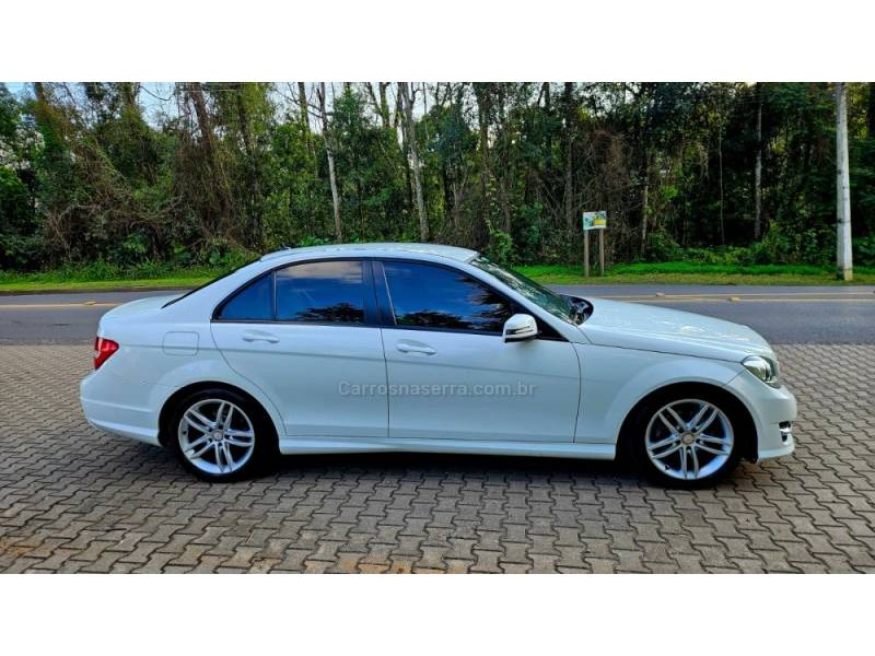 MERCEDES-BENZ - C 180 - 2014/2014 - Branca - R$ 80.000,00