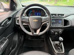 CHEVROLET - ONIX - 2013/2014 - Branca - R$ 52.900,00
