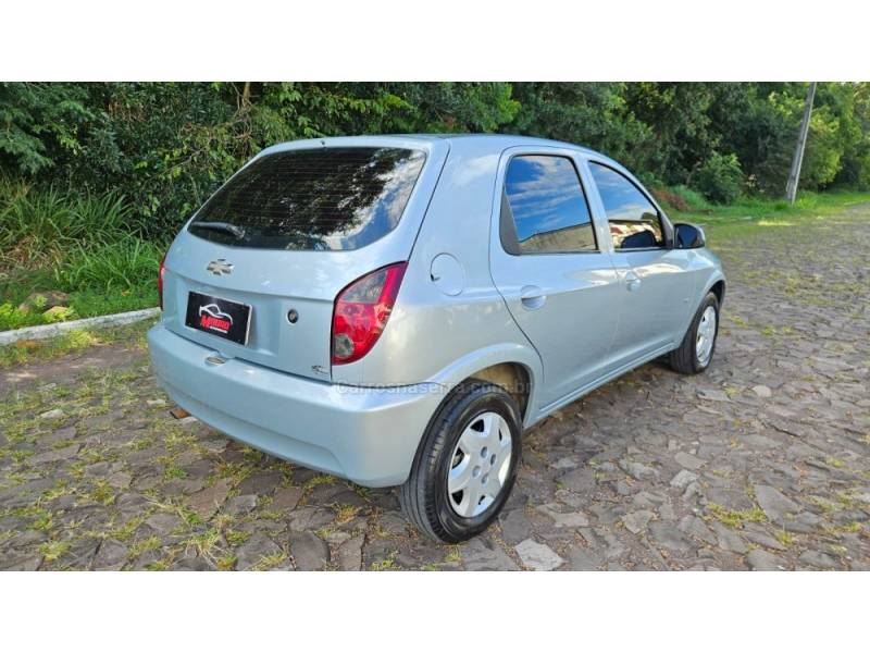 CHEVROLET - CELTA - 2011/2012 - Prata - R$ 32.900,00