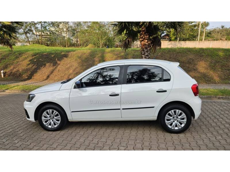 VOLKSWAGEN - GOL - 2016/2017 - Branca - R$ 47.000,00