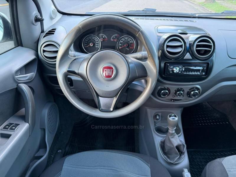 FIAT - PALIO - 2014/2015 - Branca - R$ 34.900,00