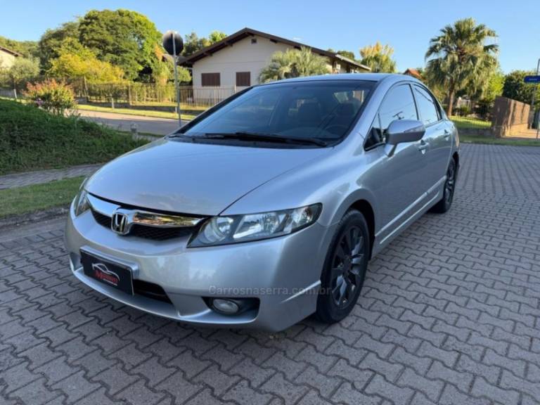 HONDA - CIVIC - 2011/2011 - Prata - R$ 57.900,00