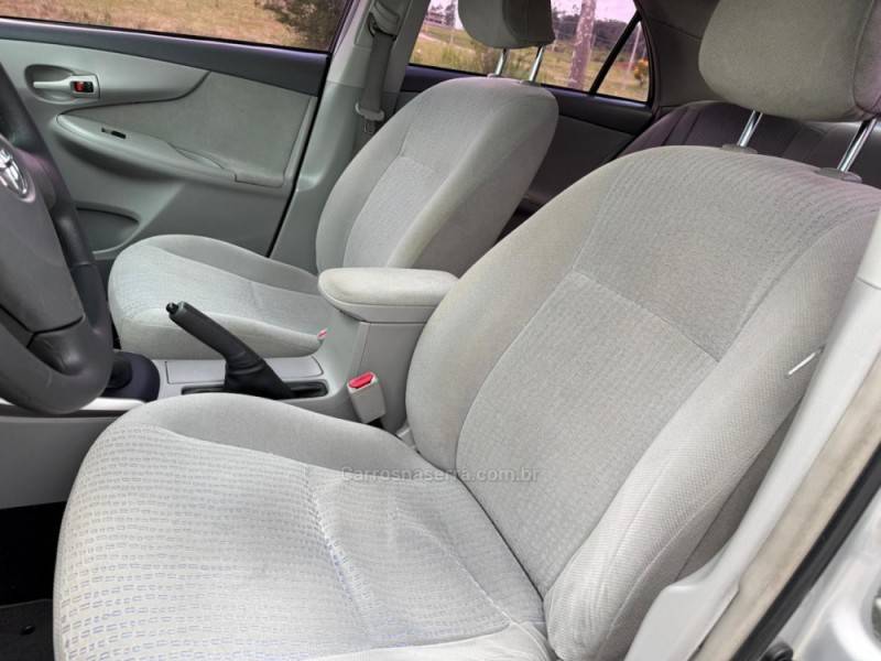 TOYOTA - COROLLA - 2009/2010 - Prata - R$ 55.900,00