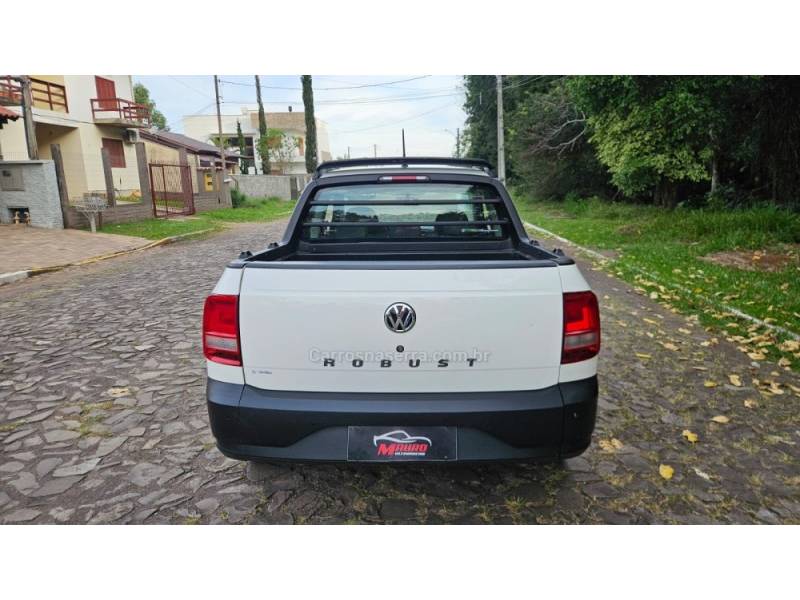 VOLKSWAGEN - SAVEIRO - 2023/2023 - Branca - R$ 76.900,00