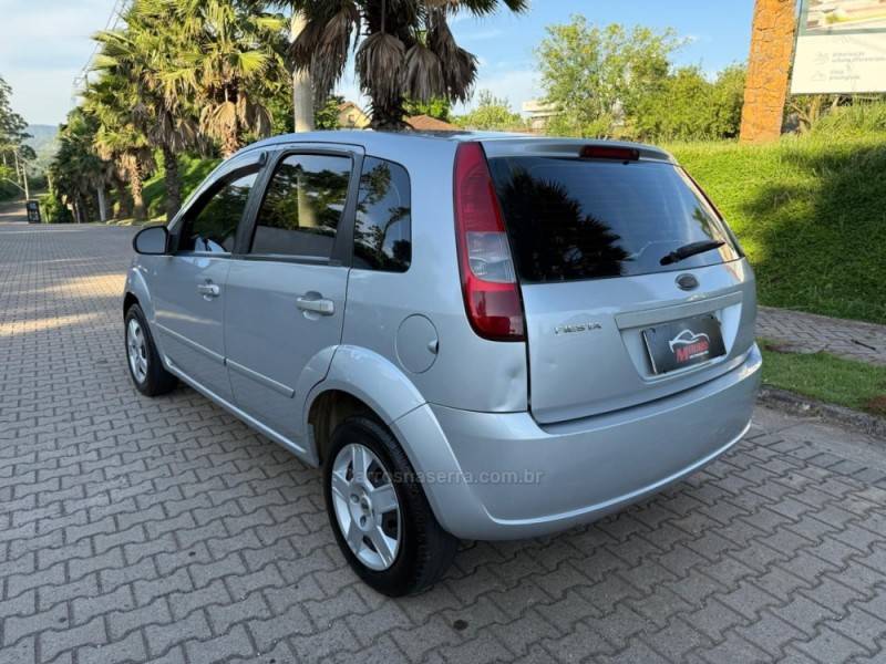 FORD - FIESTA - 2007/2007 - Prata - R$ 16.900,00