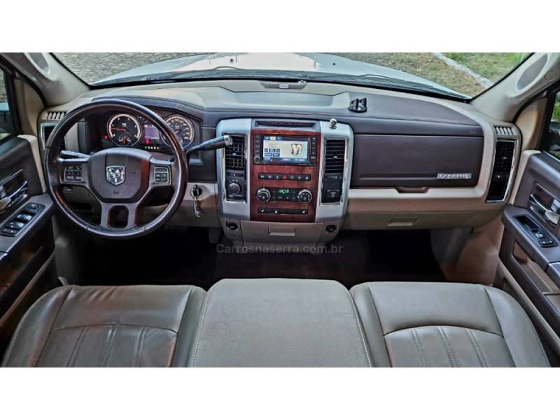 DODGE - RAM - 2012/2012 - Branca - R$ 220.000,00