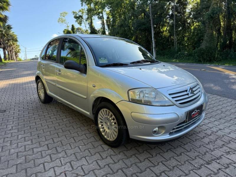 CITROËN - C3 - 2005/2006 - Prata - R$ 14.900,00