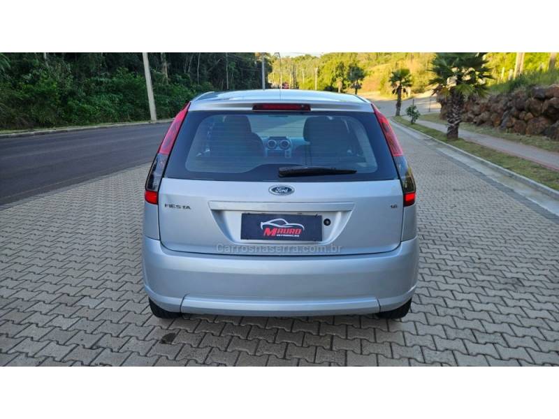 FORD - FIESTA - 2012/2013 - Prata - R$ 33.900,00
