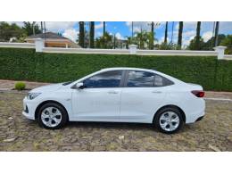 CHEVROLET - ONIX - 2023/2024 - Branca - R$ 98.900,00