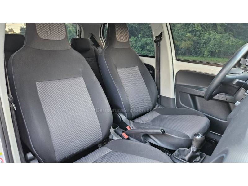 VOLKSWAGEN - UP - 2019/2020 - Branca - R$ 65.900,00