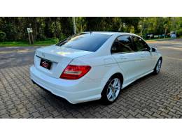 MERCEDES-BENZ - C 180 - 2013/2014 - Branca - R$ 80.000,00