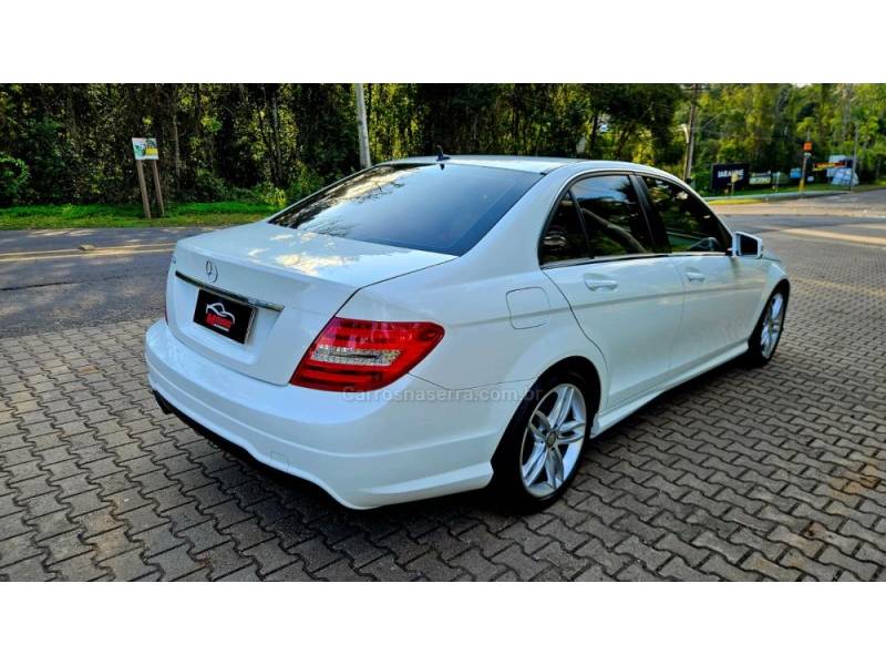 MERCEDES-BENZ - C 180 - 2013/2014 - Branca - R$ 80.000,00