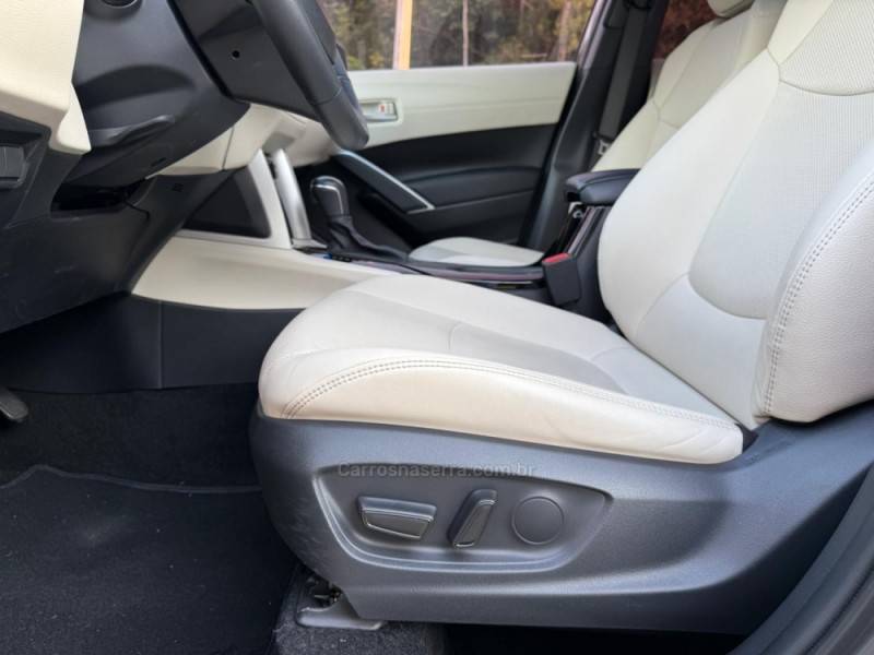 TOYOTA - COROLLA - 2022/2023 - Cinza - R$ 175.000,00