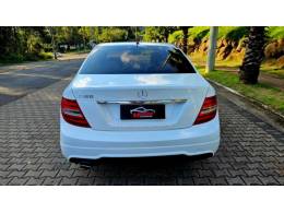 MERCEDES-BENZ - C 180 - 2014/2014 - Branca - R$ 80.000,00