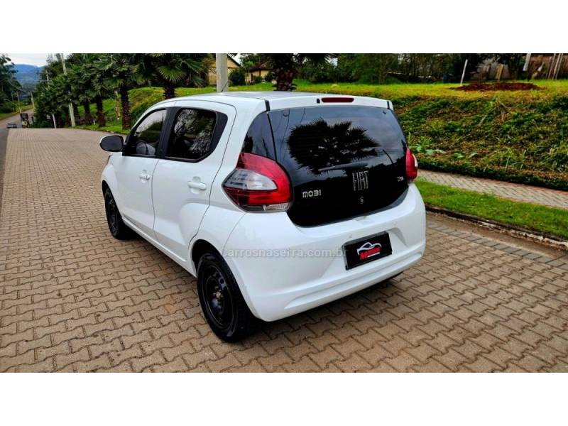 FIAT - MOBI - 2016/2017 - Branca - R$ 43.000,00