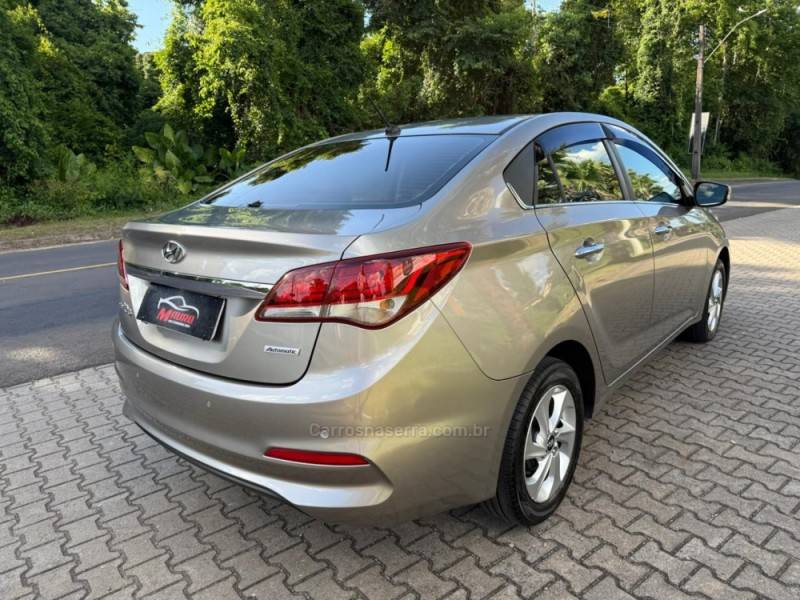 HYUNDAI - HB20S - 2016/2016 - Prata - R$ 65.900,00