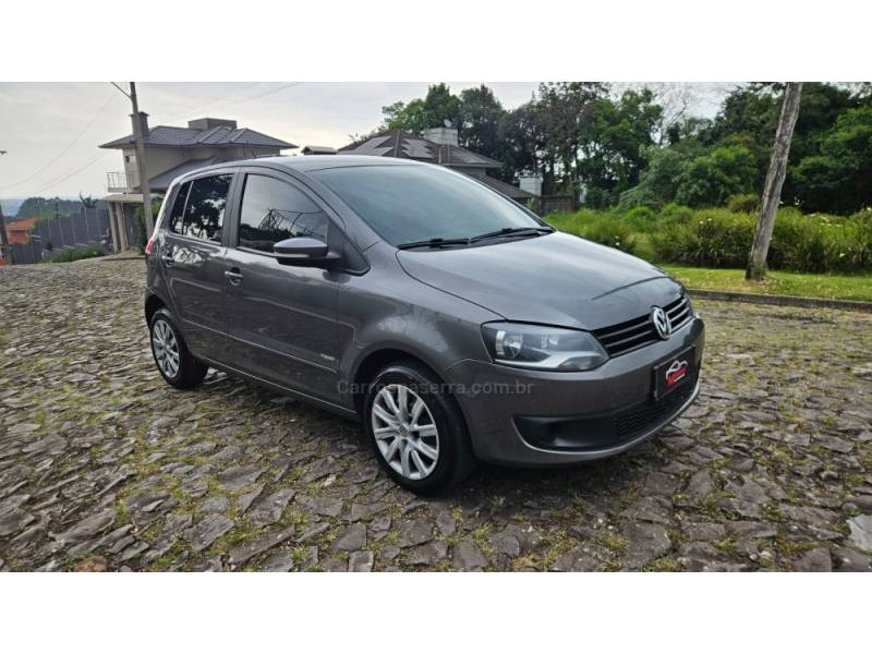 VOLKSWAGEN - FOX - 2012/2013 - Cinza - R$ 38.900,00