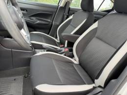 NISSAN - VERSA - 2020/2021 - Prata - R$ 81.900,00