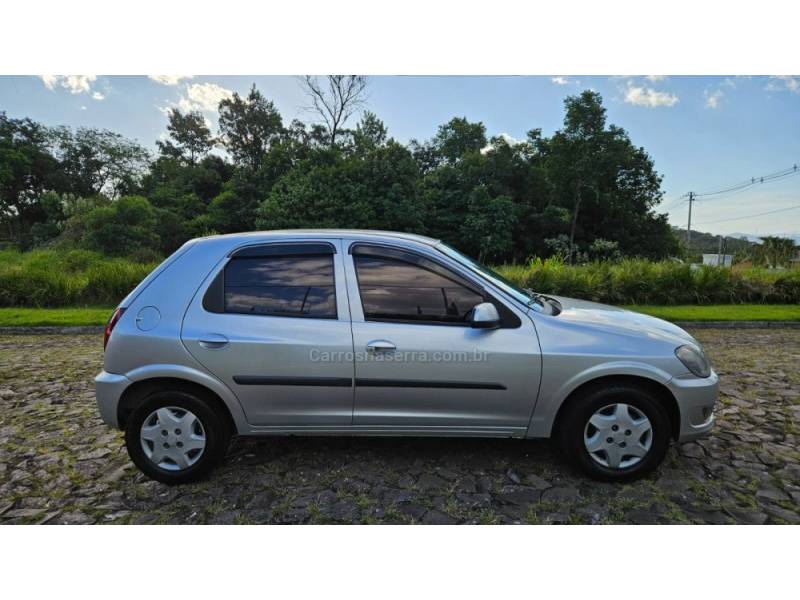 CHEVROLET - CELTA - 2012/2013 - Prata - R$ 33.900,00