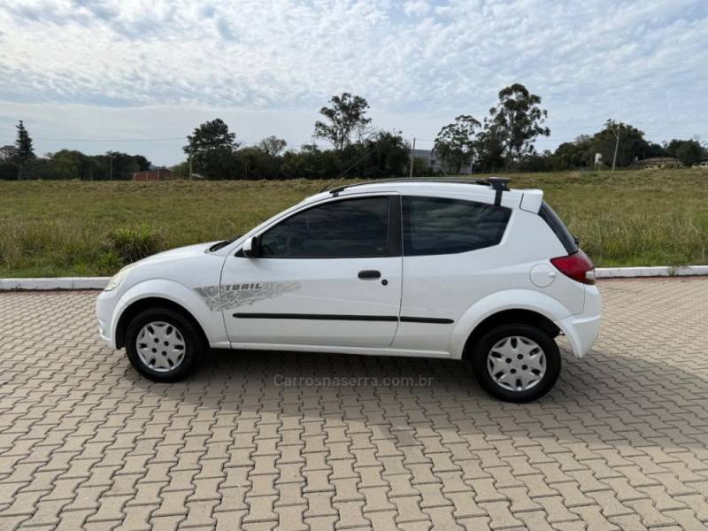 FORD - KA - 2009/2010 - Branca - R$ 20.900,00