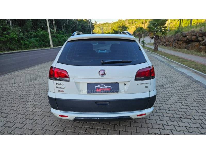 FIAT - PALIO - 2006/2007 - Branca - R$ 39.900,00