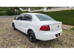 VOLKSWAGEN - VOYAGE - 2011/2012 - Branca - R$ 23.900,00