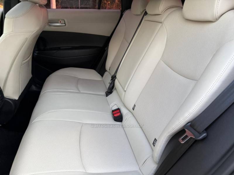 TOYOTA - COROLLA - 2022/2023 - Cinza - R$ 175.000,00