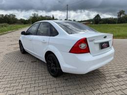 FORD - FOCUS - 2013/2013 - Branca - R$ 39.900,00