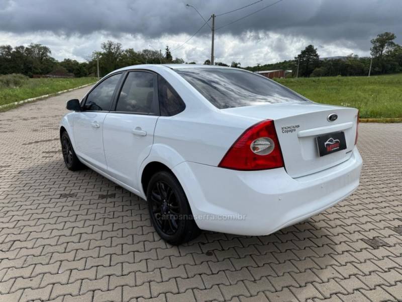 FORD - FOCUS - 2013/2013 - Branca - R$ 39.900,00