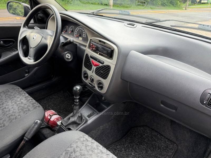 FIAT - SIENA - 2007/2008 - Preta - R$ 249.000,00