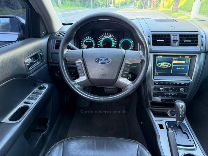 FORD - FUSION - 2010/2010 - Prata - R$ 43.900,00