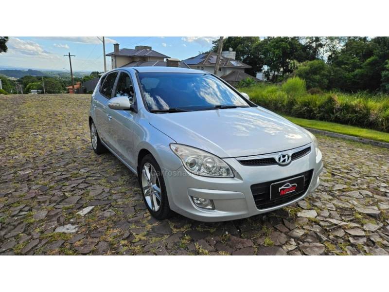 HYUNDAI - I30 - 2010/2011 - Prata - R$ 46.900,00