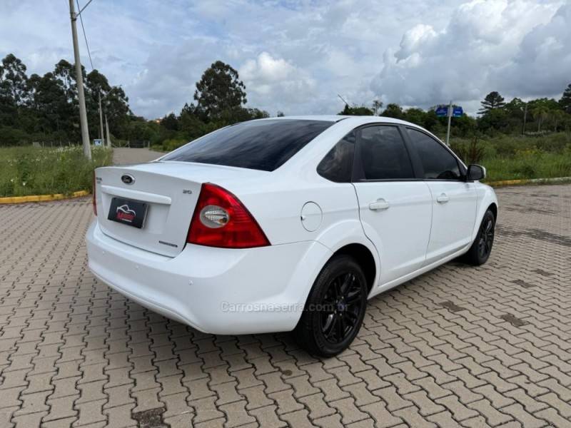 FORD - FOCUS - 2013/2013 - Branca - R$ 39.900,00