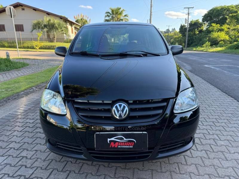 VOLKSWAGEN - FOX - 2007/2008 - Preta - R$ 31.900,00
