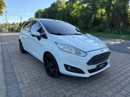 FORD - FIESTA - 2015/2015 - Branca - R$ 43.900,00