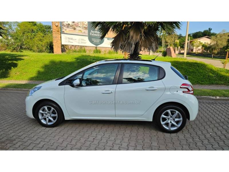 PEUGEOT - 208 - 2015/2016 - Branca - R$ 52.900,00