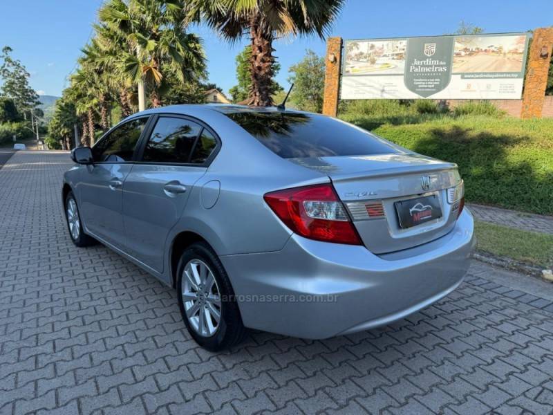 HONDA - CIVIC - 2014/2014 - Prata - R$ 73.900,00
