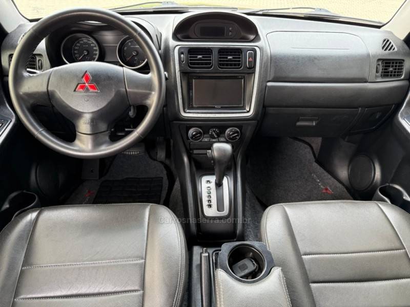 MITSUBISHI - PAJERO TR4 - 2011/2012 - Preta - R$ 69.900,00