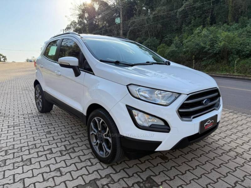 FORD - ECOSPORT - 2017/2018 - Branca - R$ 71.900,00
