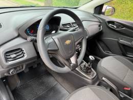CHEVROLET - ONIX - 2013/2014 - Branca - R$ 52.900,00