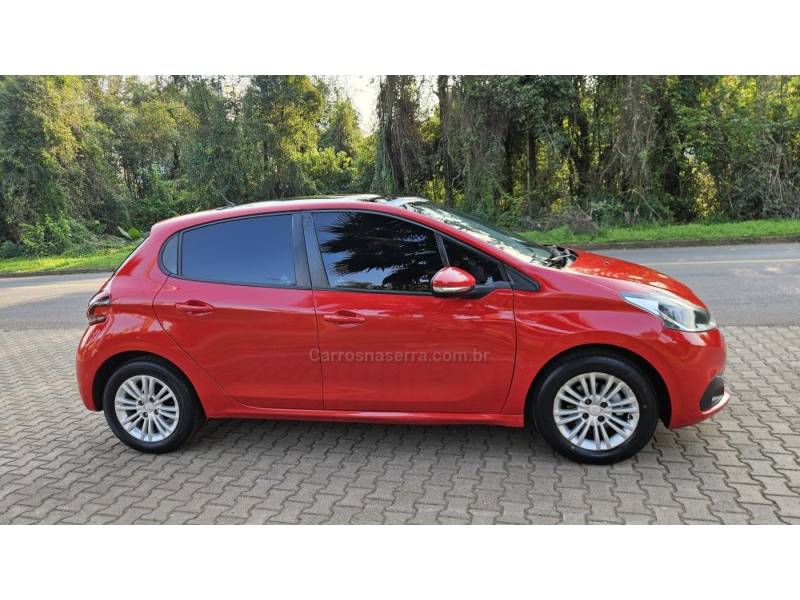 PEUGEOT - 208 - 2016/2017 - Vermelha - R$ 42.900,00