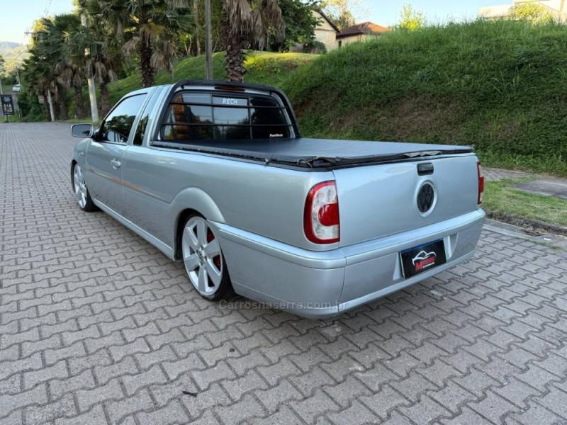 VOLKSWAGEN - SAVEIRO - 2000/2001 - Prata - R$ 33.900,00