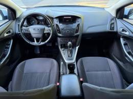 FORD - FOCUS - 2018/2019 - Branca - R$ 66.900,00