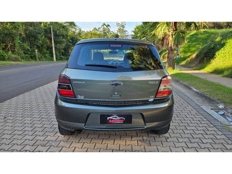 CHEVROLET - AGILE - 2009/2010 - Verde - R$ 26.900,00