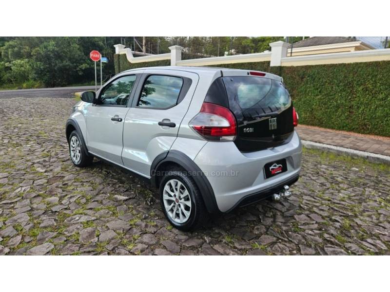 FIAT - MOBI - 2020/2021 - Prata - R$ 49.900,00