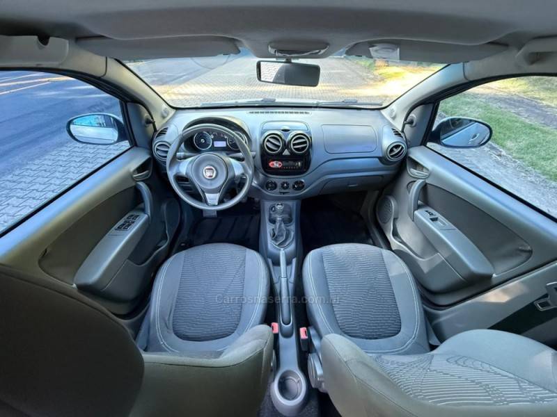 FIAT - PALIO - 2012/2013 - Prata - R$ 39.900,00